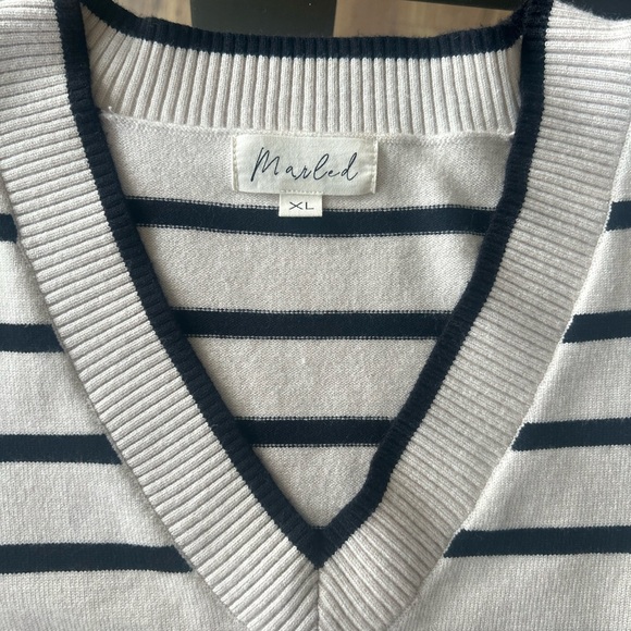 Marled XL V-Neck Sweater with Cream and Black Stripes - Picture 4 of 13